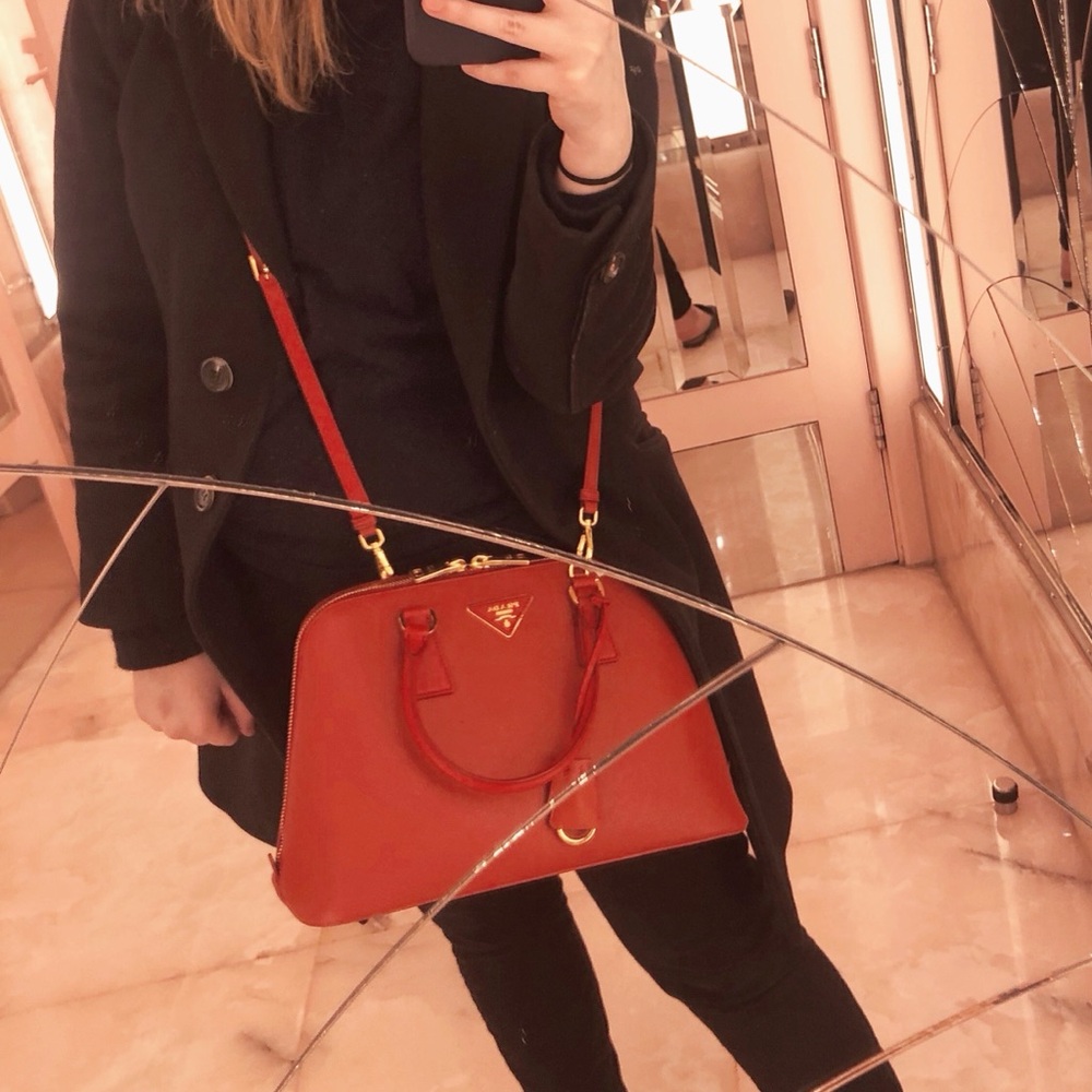 ✨HP✨ Prada Saffiano Leather Promenade